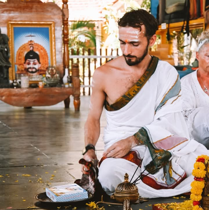 Eknath – (Esteban Acevedo)